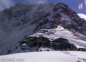 雪の北岳肩ノ小屋