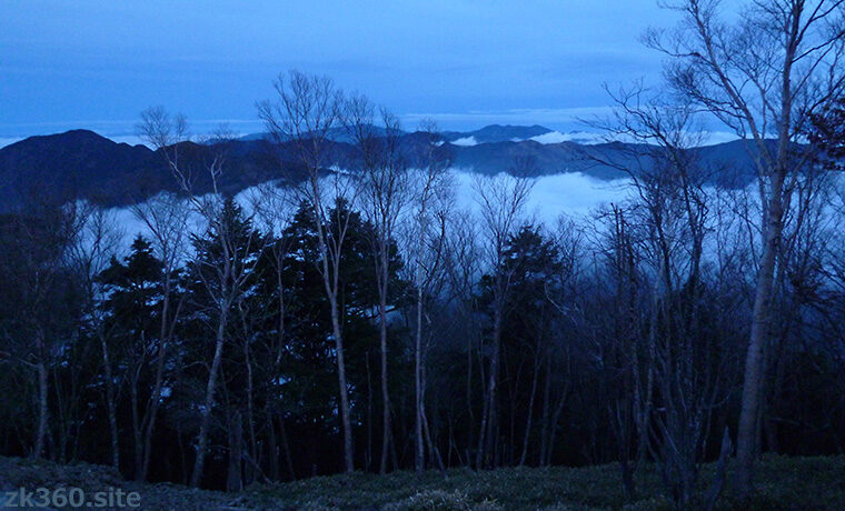 雲取山の山頂でブルーモーメント