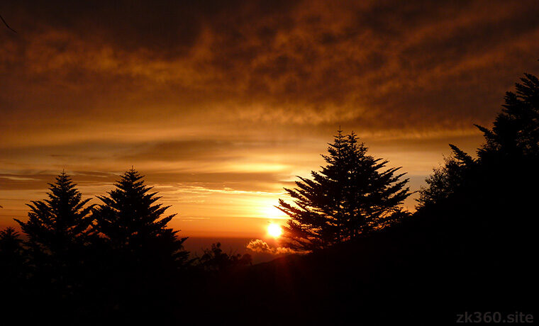 甲武信小屋前の御来光