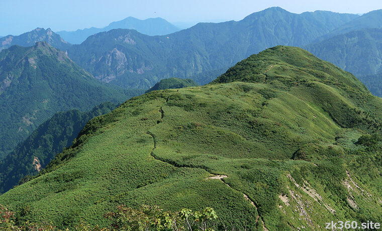 雨飾山の登山道