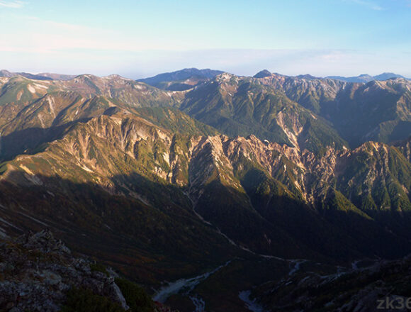槍ヶ岳から見た山並
