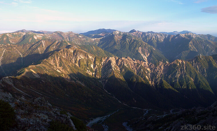 槍ヶ岳から見た山並